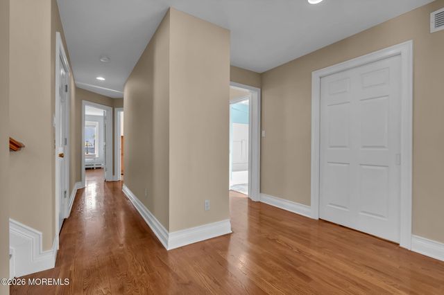 9 Hegel Place, Middletown, NJ 07748