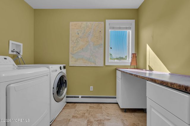 9 Hegel Place, Middletown, NJ 07748
