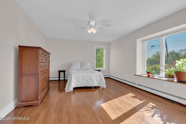 9 Hegel Place, Middletown, NJ 07748