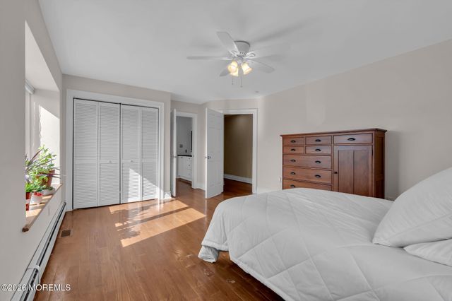 9 Hegel Place, Middletown, NJ 07748