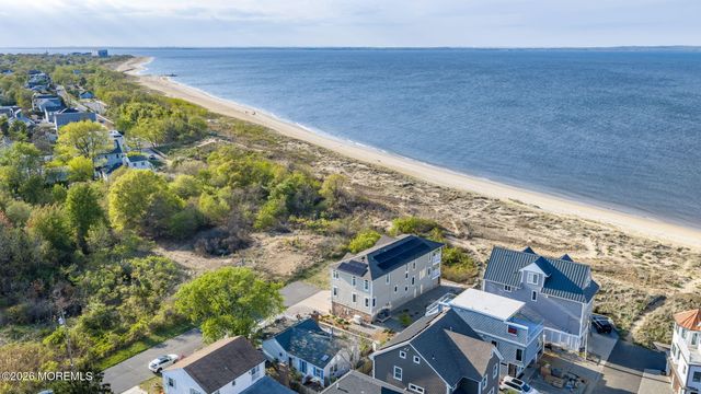 9 Hegel Place, Middletown, NJ 07748