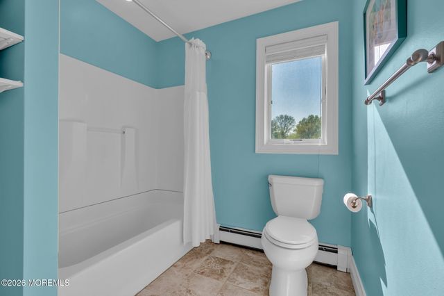 9 Hegel Place, Middletown, NJ 07748