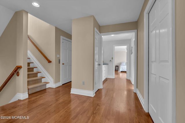 9 Hegel Place, Middletown, NJ 07748