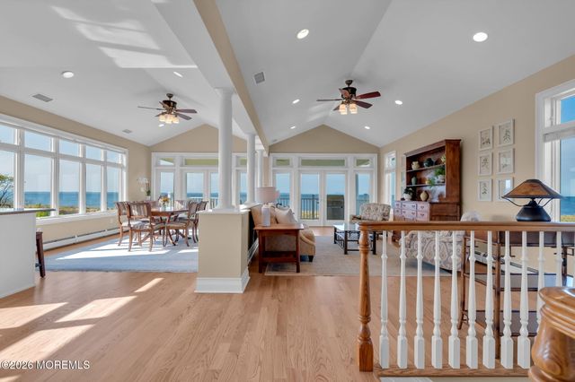 9 Hegel Place, Middletown, NJ 07748