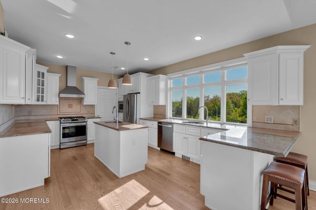 9 Hegel Place, Middletown, NJ 07748