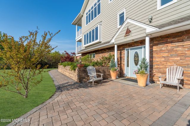9 Hegel Place, Middletown, NJ 07748