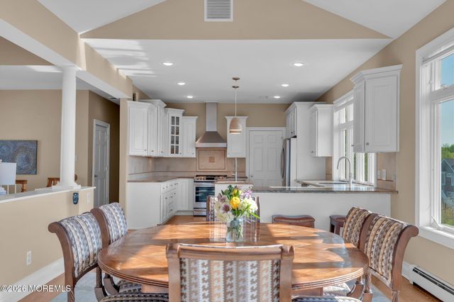 9 Hegel Place, Middletown, NJ 07748