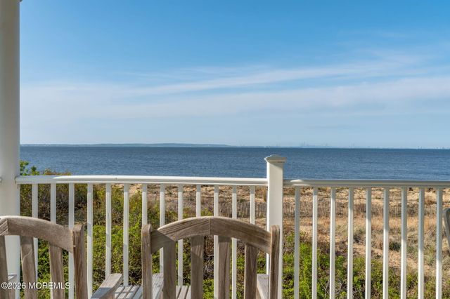 9 Hegel Place, Middletown, NJ 07748