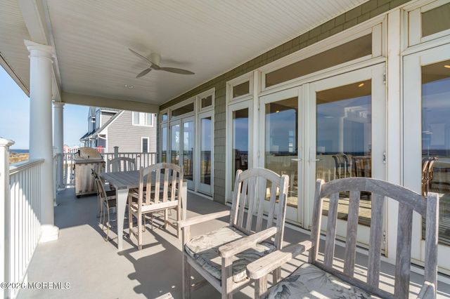 9 Hegel Place, Middletown, NJ 07748
