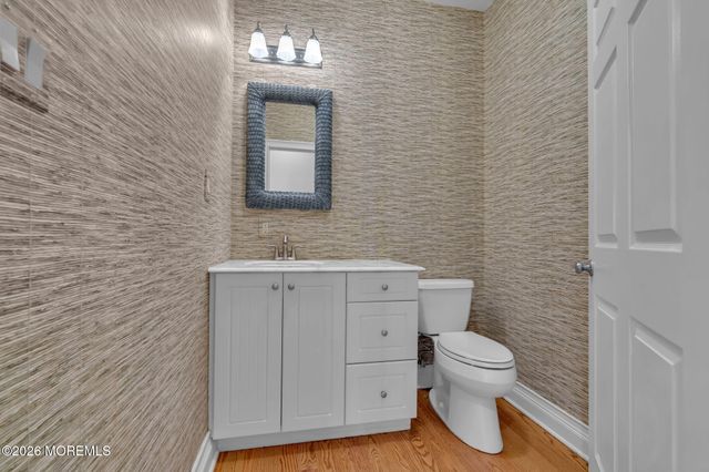9 Hegel Place, Middletown, NJ 07748