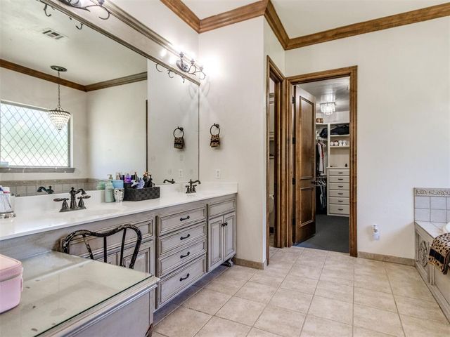 1350 E Angel Fire Terrace, Mustang, OK 73064