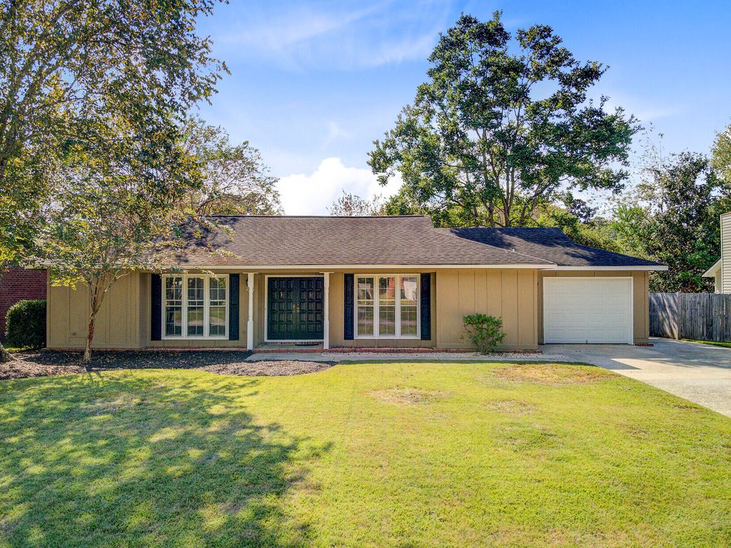 216 Foxborough Road, Goose Creek, SC 29445