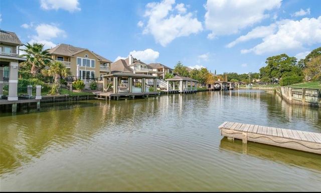 2601 Broussard Court, Seabrook, TX 77586