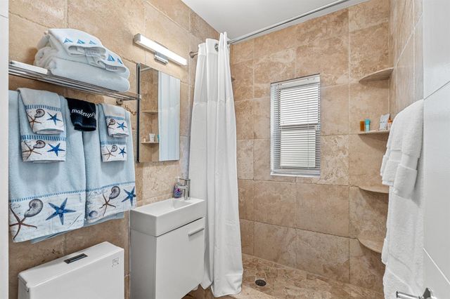 3305 NE 16th Court, Fort Lauderdale, FL 33305