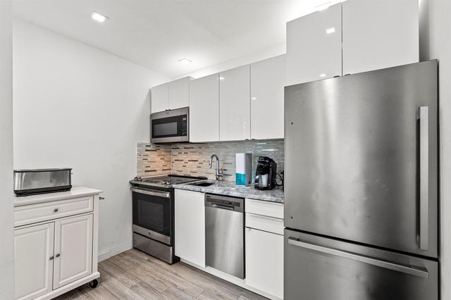 3305 NE 16th Court, Fort Lauderdale, FL 33305