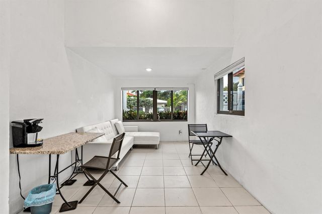 3305 NE 16th Court, Fort Lauderdale, FL 33305