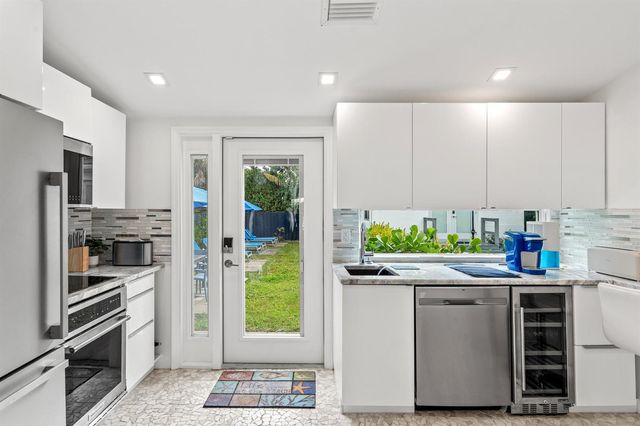 3305 NE 16th Court, Fort Lauderdale, FL 33305
