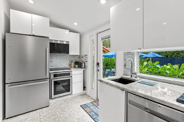 3305 NE 16th Court, Fort Lauderdale, FL 33305