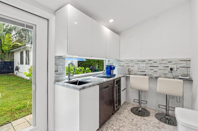 3305 NE 16th Court, Fort Lauderdale, FL 33305