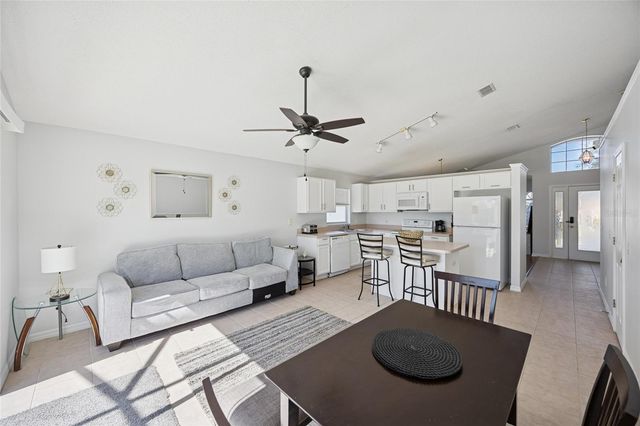 222 LAKE SHORE PARKWAY, Davenport, FL 33896