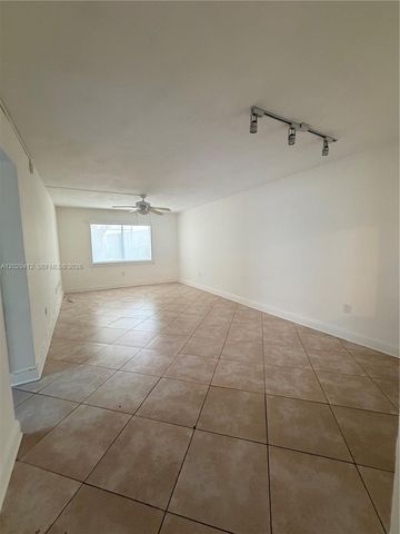200 Galen Dr 110, Key Biscayne, FL 33149