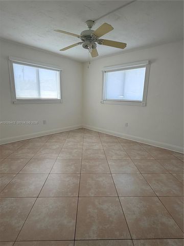 200 Galen Dr 110, Key Biscayne, FL 33149