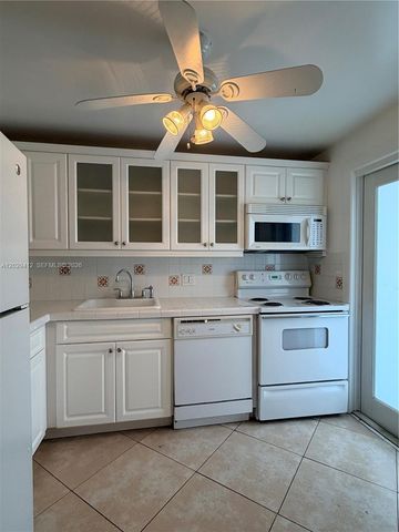 200 Galen Dr 110, Key Biscayne, FL 33149
