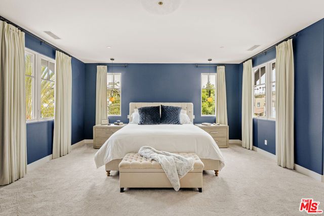 13049 S Icon Circle, Los Angeles, CA 90094
