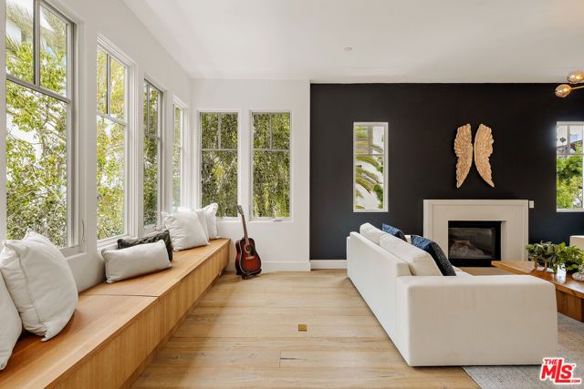 13049 S Icon Circle, Los Angeles, CA 90094