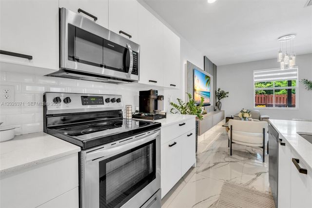 2273 NW 131st Cir, Miami, FL 33167
