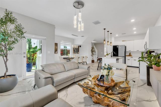 2273 NW 131st Cir, Miami, FL 33167