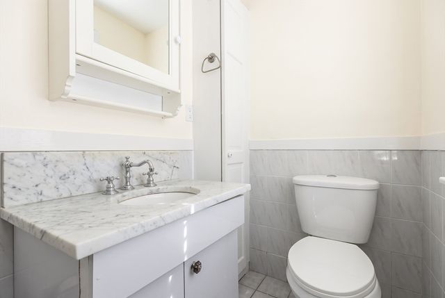 78 Arnold St, Quincy, MA 02169