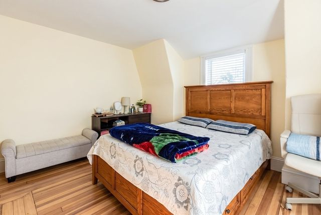 78 Arnold St, Quincy, MA 02169