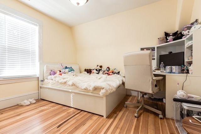 78 Arnold St, Quincy, MA 02169