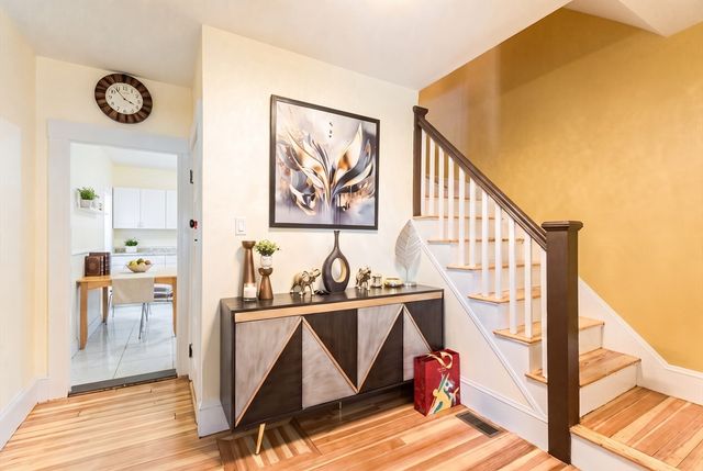 78 Arnold St, Quincy, MA 02169