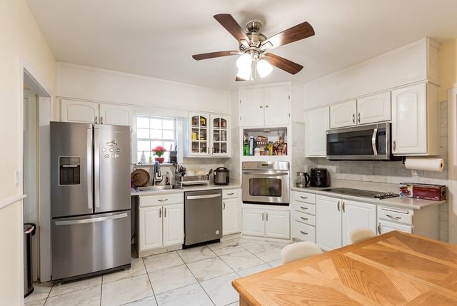 78 Arnold St, Quincy, MA 02169