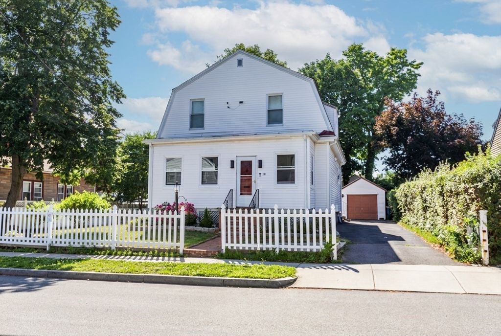 78 Arnold St, Quincy, MA 02169