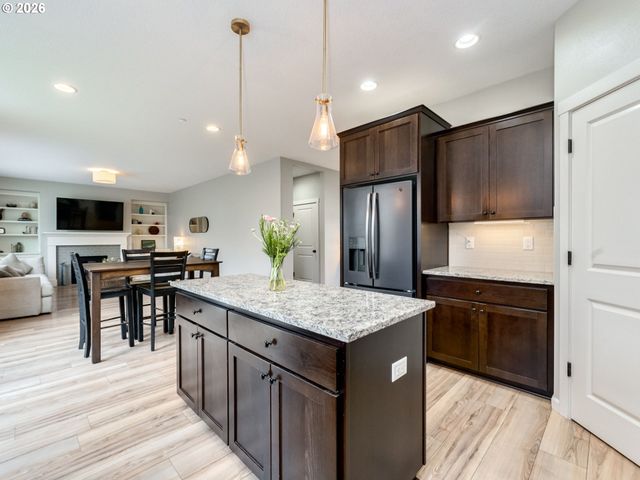 2207 Ne VERBENA Ln, Camas, WA 98607