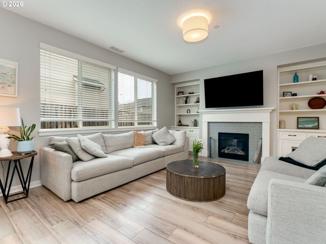 2207 Ne VERBENA Ln, Camas, WA 98607