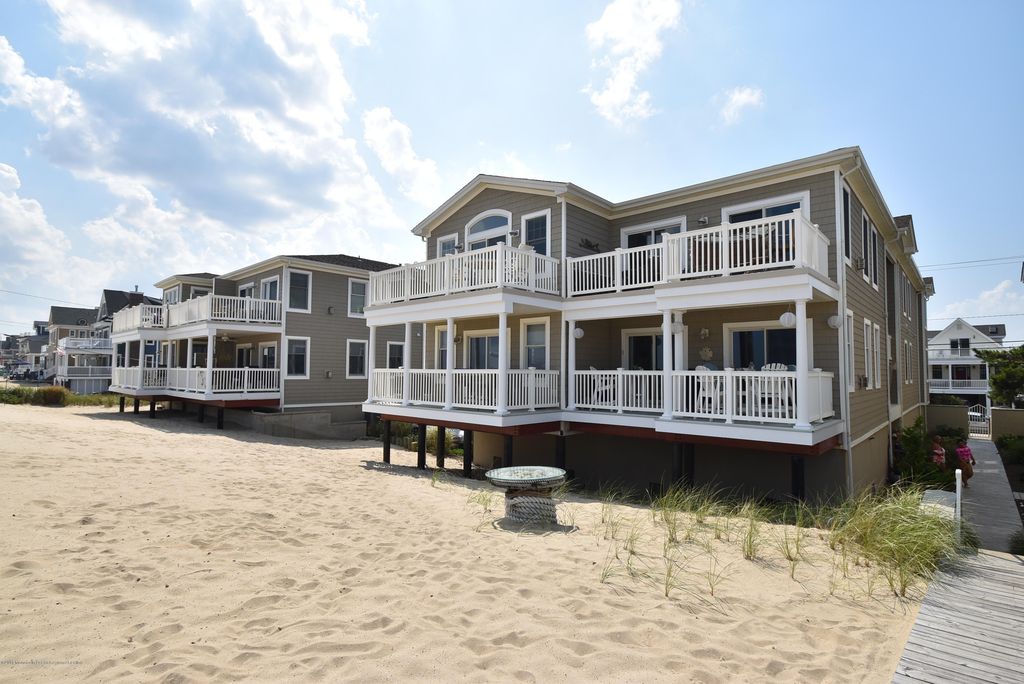 239 Beachfront 4, Manasquan, NJ 08736