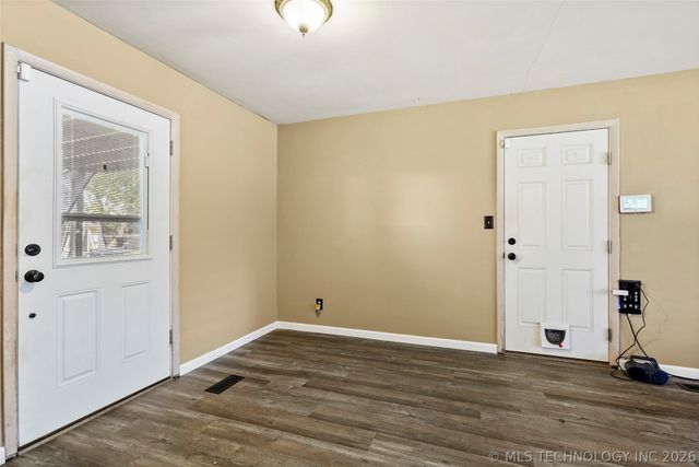 420 S Hickory Place, Broken Arrow, OK 74012