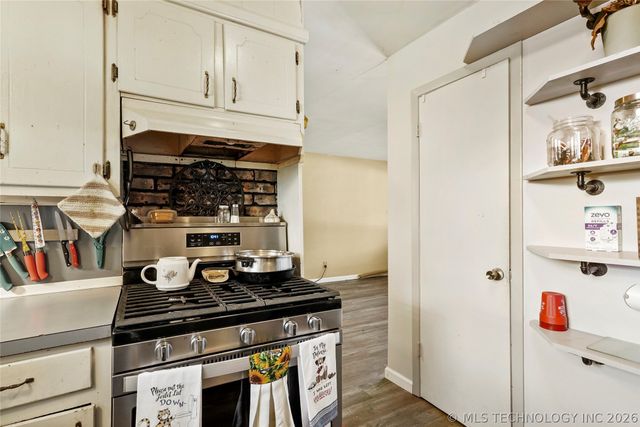 420 S Hickory Place, Broken Arrow, OK 74012