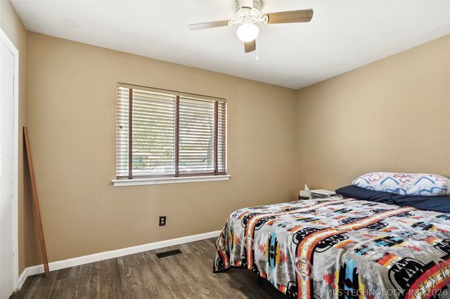 420 S Hickory Place, Broken Arrow, OK 74012