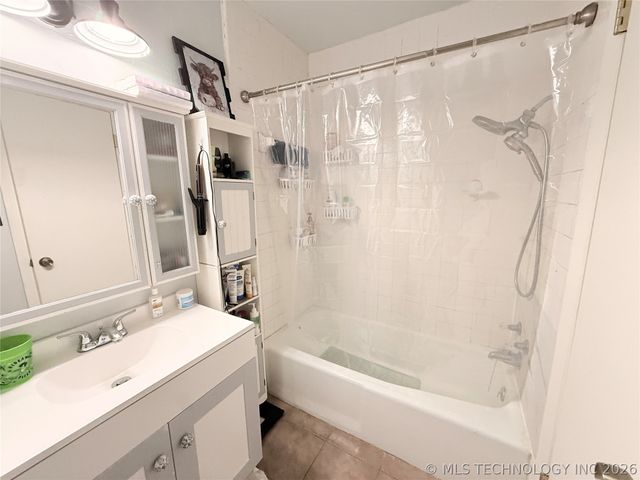 420 S Hickory Place, Broken Arrow, OK 74012
