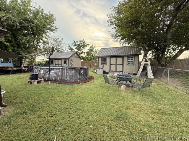 420 S Hickory Place, Broken Arrow, OK 74012