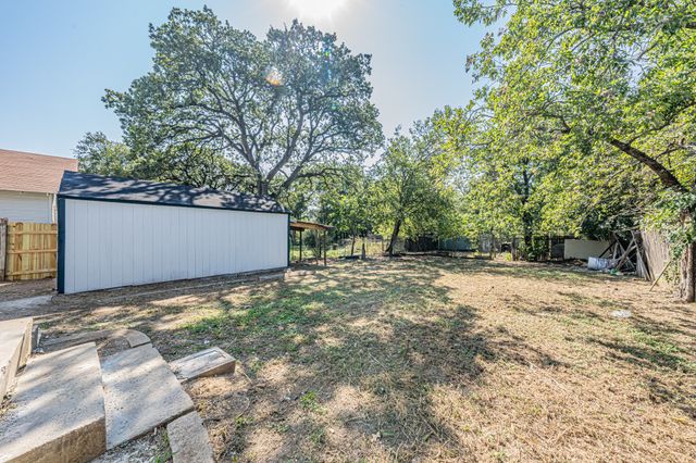 3222 Grayson Street, Fort Worth, TX 76119