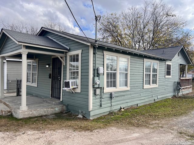 4030 W Salinas, San Antonio, TX 78207