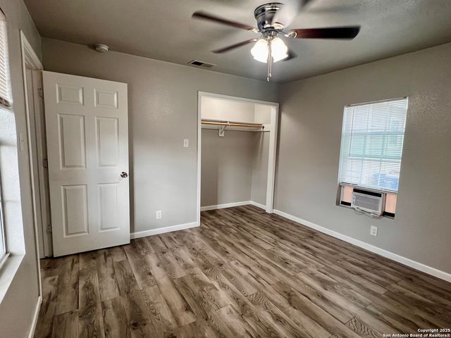 4030 W Salinas, San Antonio, TX 78207