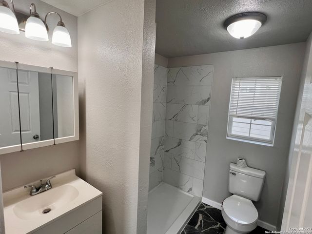 4030 W Salinas, San Antonio, TX 78207