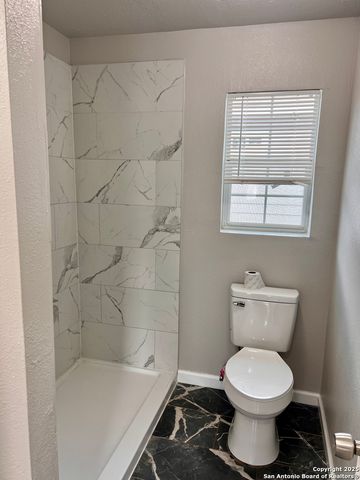 4030 W Salinas, San Antonio, TX 78207